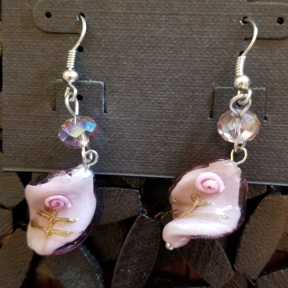 😎PINK GLASS EARRINGS - Picture 2 of 2